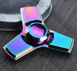La capa de metal del color del arco iris mantiene la galjanoplastia catódica del arco para los productos de lujo