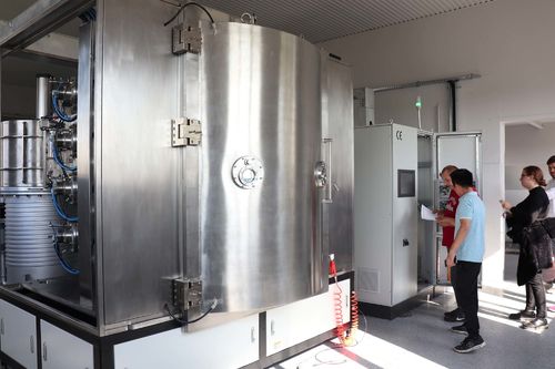 Últimas noticias de la empresa sobre La máquina del PVD de la tecnología real está instalada en Polonia