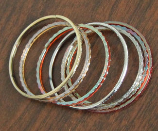 Un buen precio. Vacío horizontal que metaliza el equipo, máquina de cristal del chapado en oro de la pulsera PVD en línea